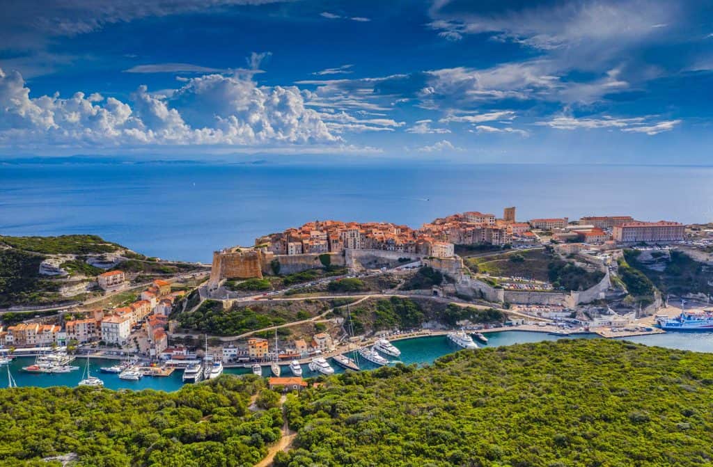 Bonifacio auf Korsika ist ein Ausflugsziel mit dem Reisemobil