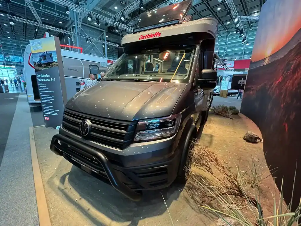 Dethleffs Globebus Performance T 46 4x4 auf dem Caravan Salon 2025 in Düsseldorf – Offroad-Camper mit Allrad