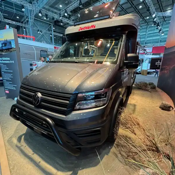 Dethleffs Globebus Performance T 46 4x4 auf dem Caravan Salon 2025 in Düsseldorf – Offroad-Camper mit Allrad