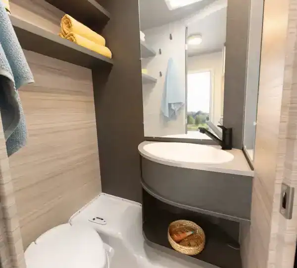 Dethleffs C’JOY Active 480 QLK: Toilettenraum