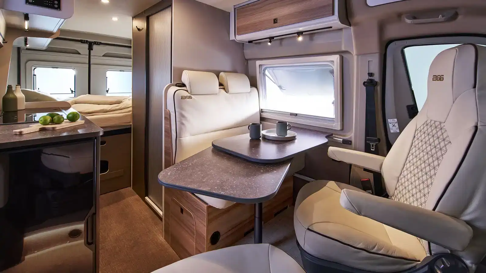 Bürstner B66 600 C: Wohnbereich