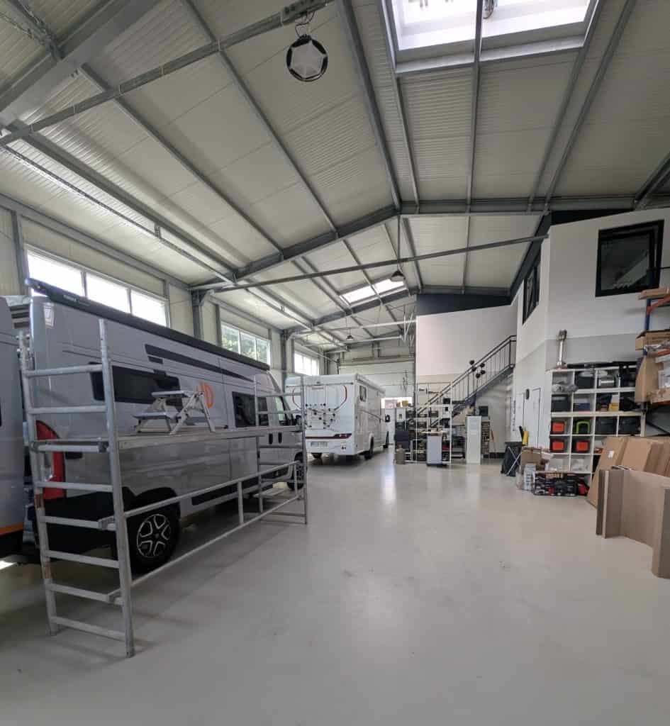 Neue Halle zum Vermieten der Wohnmobile und Wohnwagen in Braunschweig